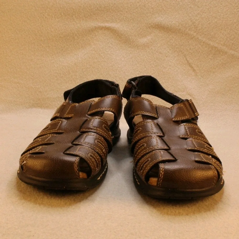 St John's Bay Men's Brown Fisherman Sandals Closed Toe Comfort Walking